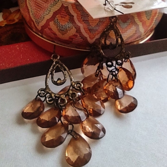 Amber Colored Dangling Earrings In Antique Gold - Picture 2 of 5